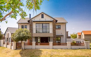 4 Bedroom House in Copperleaf