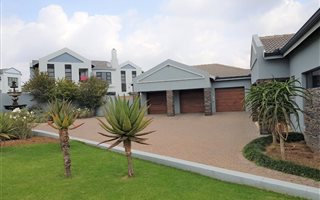 4 Bedroom House in Bankenveld