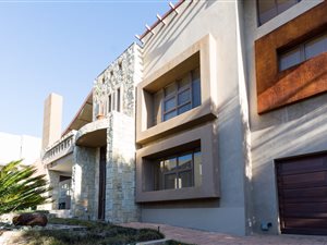 4 Bedroom House in Woodmead
