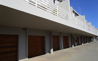 3 Bedroom Duplex in Bedford Gardens
