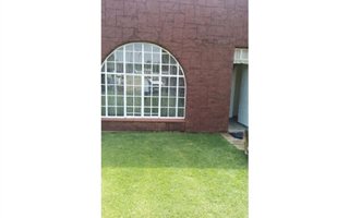 2 Bedroom Garden Cottage in Mayberry Park