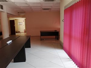 135 m² Commercial space in New Town Centre