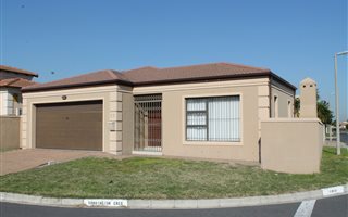 3 Bedroom House in Parklands