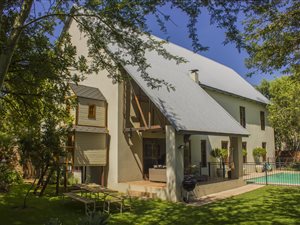 4 Bedroom House in Carlswald North Estate