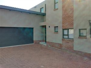 3 Bed Townhouse in Magalieskruin
