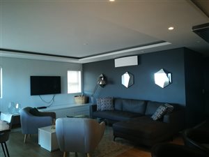 2.5 Bed Apartment in Sea Point