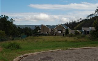 777 m² Land available in Green Pastures