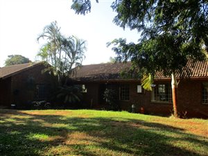 1 ha Farm with House in Anerley