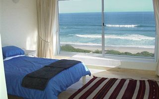 3 Bedroom House in Keurboomstrand