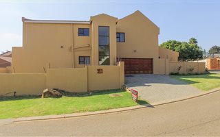 4 Bedroom House in Bassonia