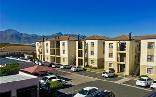 1 Bedroom Apartment in Strand Central