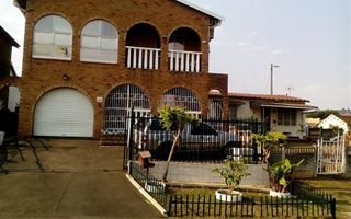 4 Bedroom House in Bombay Heights