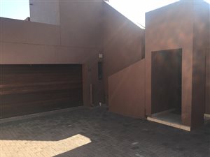 3 Bed Simplex in Oaklands