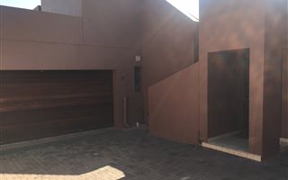 3 Bedroom Simplex in Oaklands