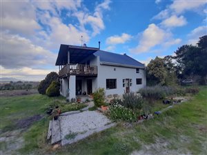 4.2 ha Farm in Grabouw