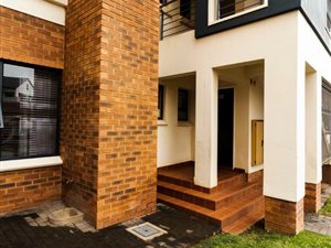 3 Bed Apartment in Greenstone Gate