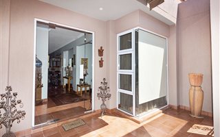 4 Bedroom House in Waterkloof Park