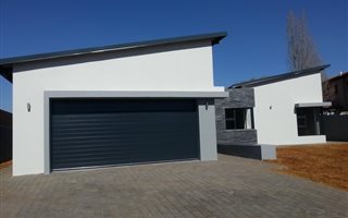 3 Bedroom House in Newmark Estate