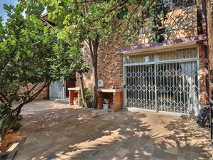 3 Bed Duplex in Val de Grace