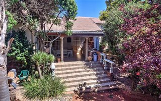 5 Bedroom House in Kloofendal