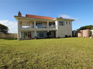4 Bed House in Khamanga Bay