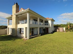4 Bed House in Khamanga Bay