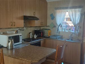3 Bed House in Montana Tuine