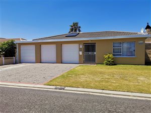 4 Bed House in Goodwood