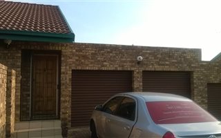 3 Bedroom Townhouse in Clubview