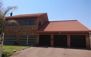 4 Bedroom House in Boltonwold