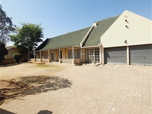 4 Bed House in Springs Central