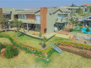 4 Bed House in Zwavelpoort
