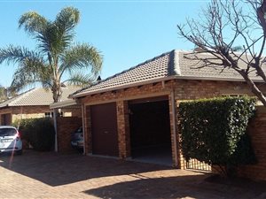 3 Bed Townhouse in Wilgeheuwel