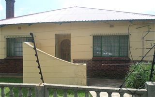 3 Bedroom House in Daggafontein