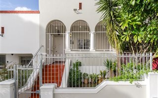 2 Bedroom House in Zonnebloem