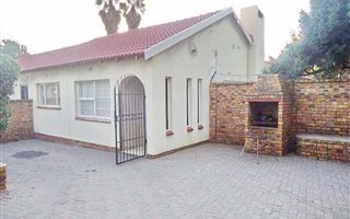 4 Bedroom House in Esther Park