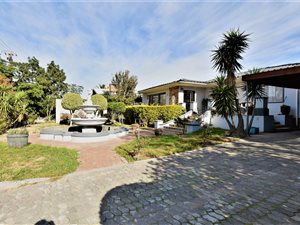 4 Bed House in De Zoete Inval