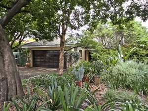 3 Bed House in Thornhill Estate