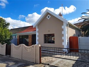 3 Bed House in Wynberg