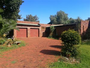 4 Bed House in Doringkruin