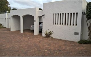 2 Bedroom House in Constantia