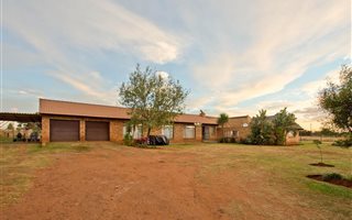 2 ha Farm in Tarlton