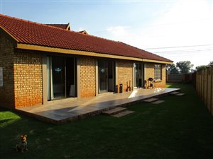 4 Bed House in Rothdene