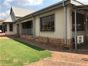 250 m² Commercial space in Middelburg Central