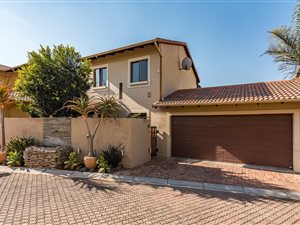 2 Bed Townhouse in Ruimsig