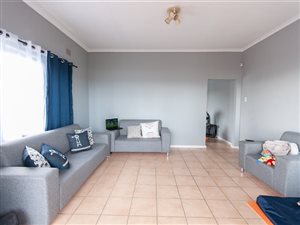 1 Bed Apartment in Three Anchor Bay