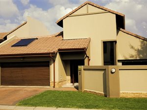 3 Bed Cluster in Van Riebeeck Park