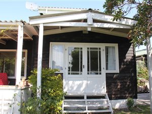 6 Bed House in Zeekoevlei