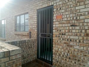 2 Bed Townhouse in Amorosa
