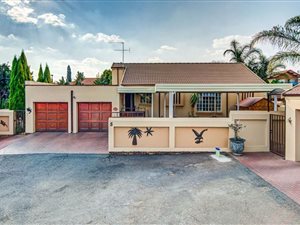 3 Bed House in Van Riebeeck Park